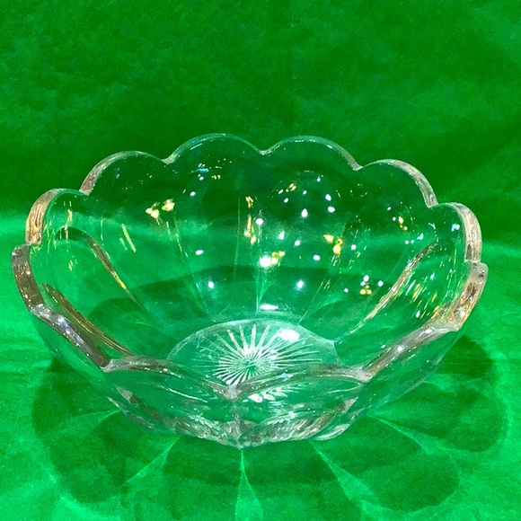 Antique A H Heisey Scalloped Edge Crystal Thumb Print Bowl - Picture 2 of 7